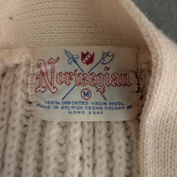 Women's Cream Cable Knit Sweater - Picture 2 of 2